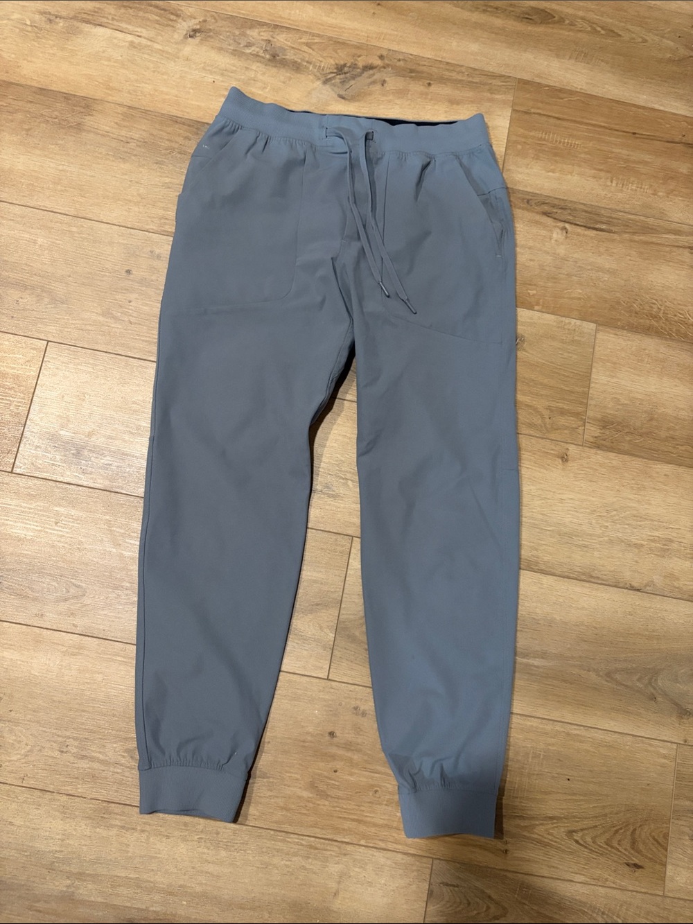 Lululemon Mens Slate Gray Jogger Pants - Comfortable Drawstring Waist